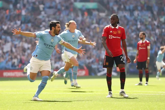 Hạ MU bằng 2 tuyệt phẩm, Man City vô địch cúp FA