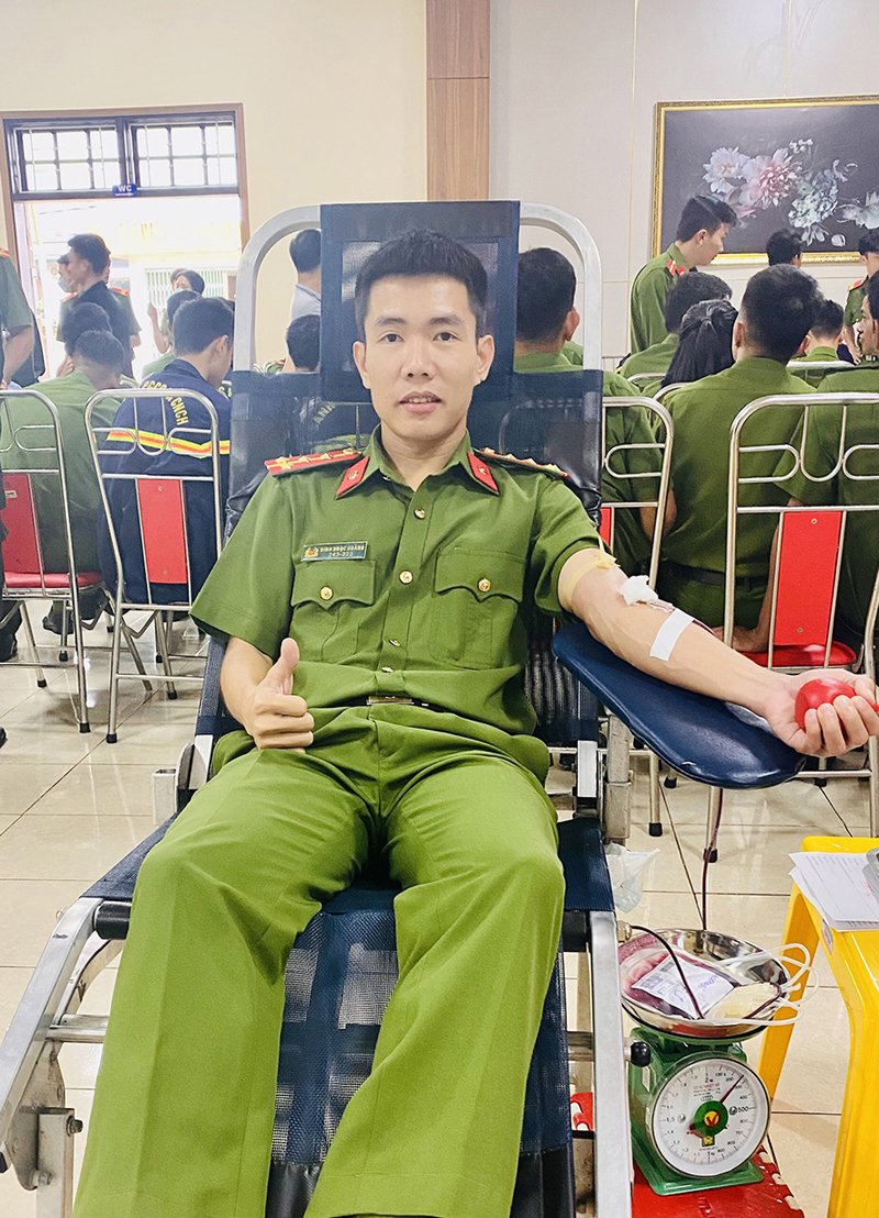 “Mỗi giọt máu cho đi, một cuộc đời ở lại”