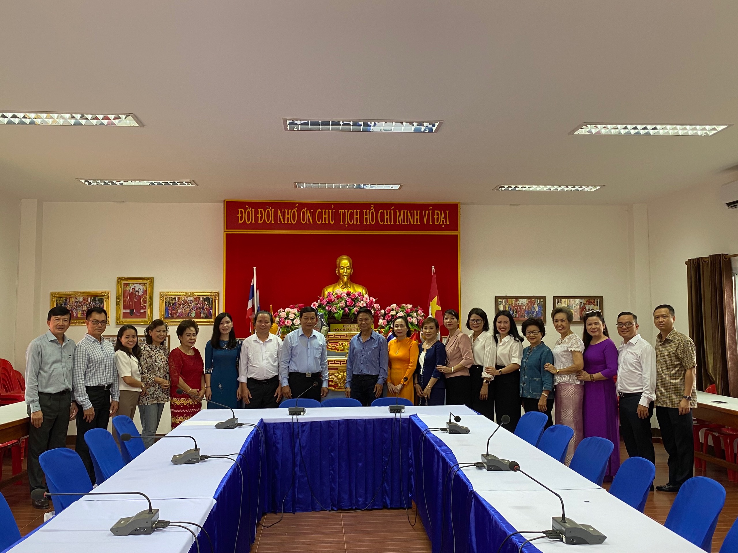 Đoàn công tác tỉnh Quảng Trị thăm, làm việc và tham dự sự kiện Olympic Day 2023 tại tỉnh Mukdahan, Thái Lan