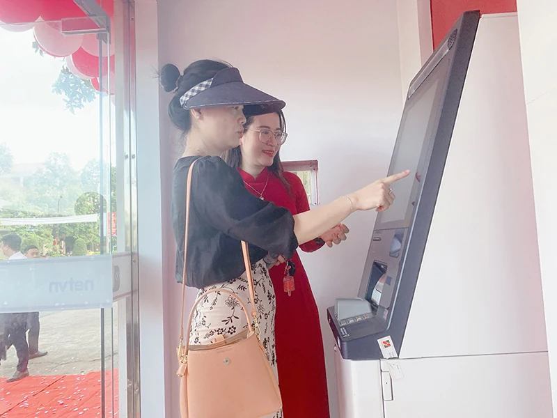 Ngành ngân hàng tăng tốc chuyển đổi số