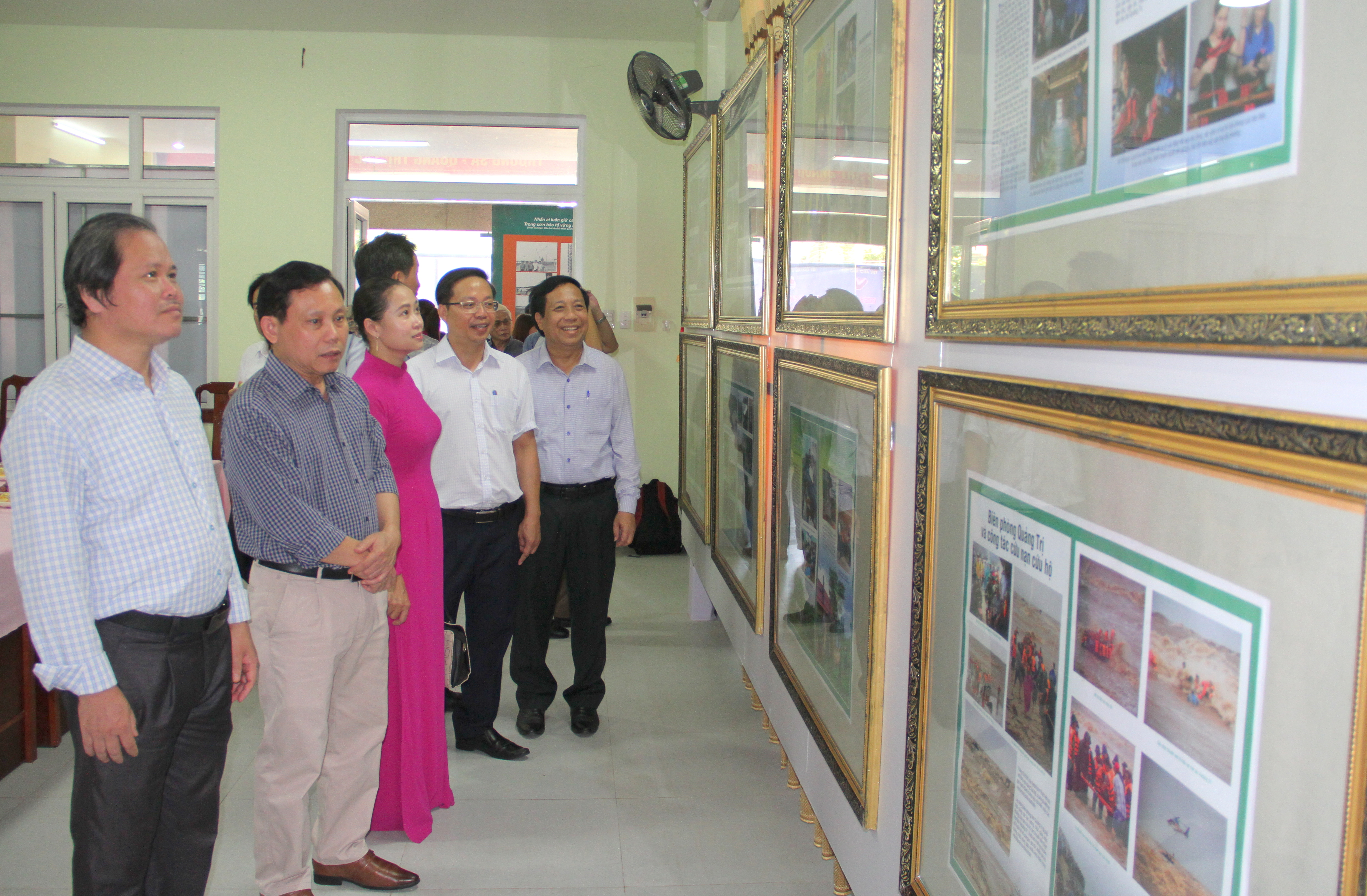Triển lãm ảnh “Trường Sa - Quảng Trị: Sắc màu biên cương”