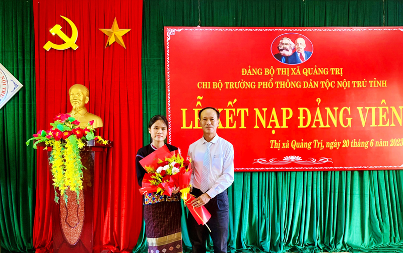 Vào Đảng là ước mơ và sự thúc giục của con tim