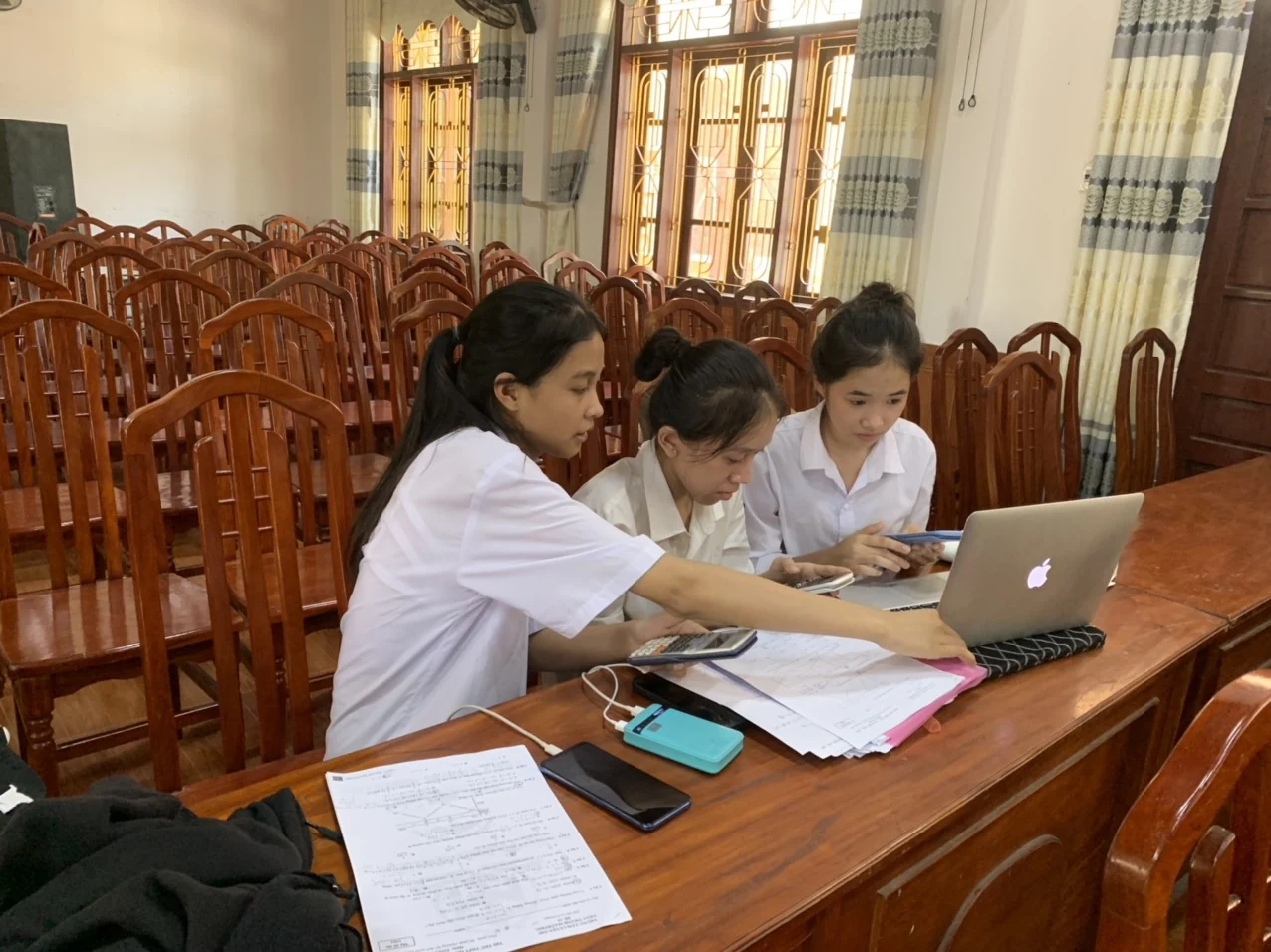 Kết thúc môn thi đầu tiên Kỳ thi tốt nghiệp THPT năm 2023: Đề thi Ngữ Văn thú vị, thí sinh tự tin đạt điểm cao