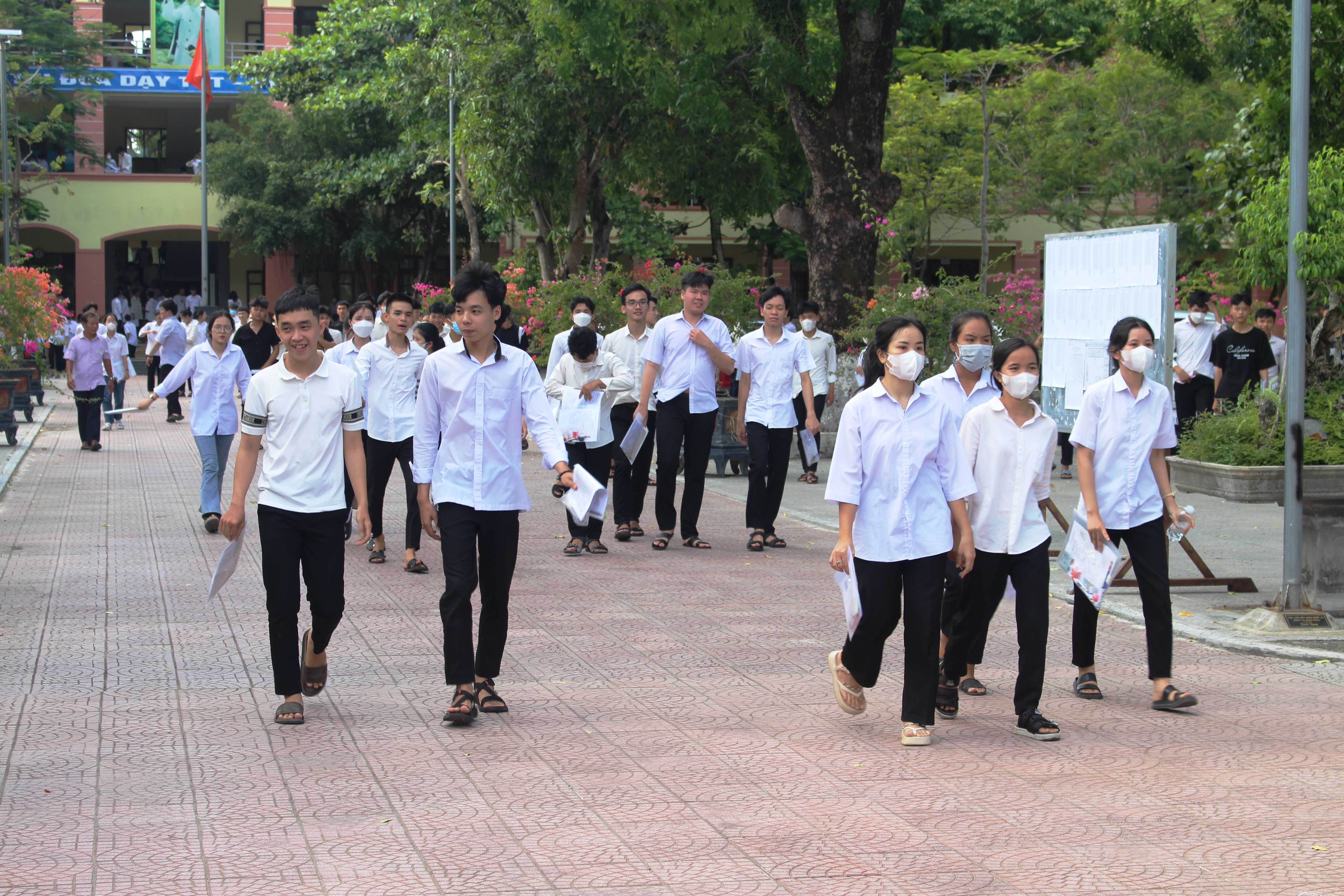Kỳ thi tốt nghiệp THPT năm 2023: Khép lại mùa thi với môn Ngoại ngữ