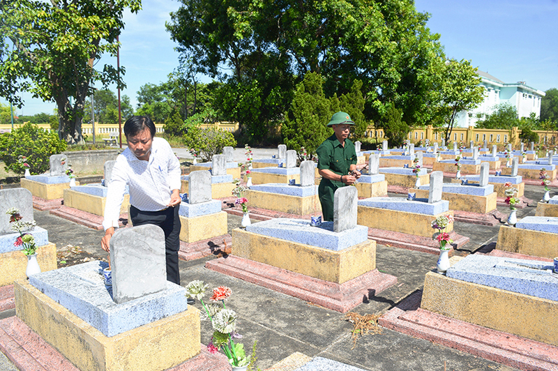 Chung tay xây dựng, chăm sóc nghĩa trang liệt sĩ