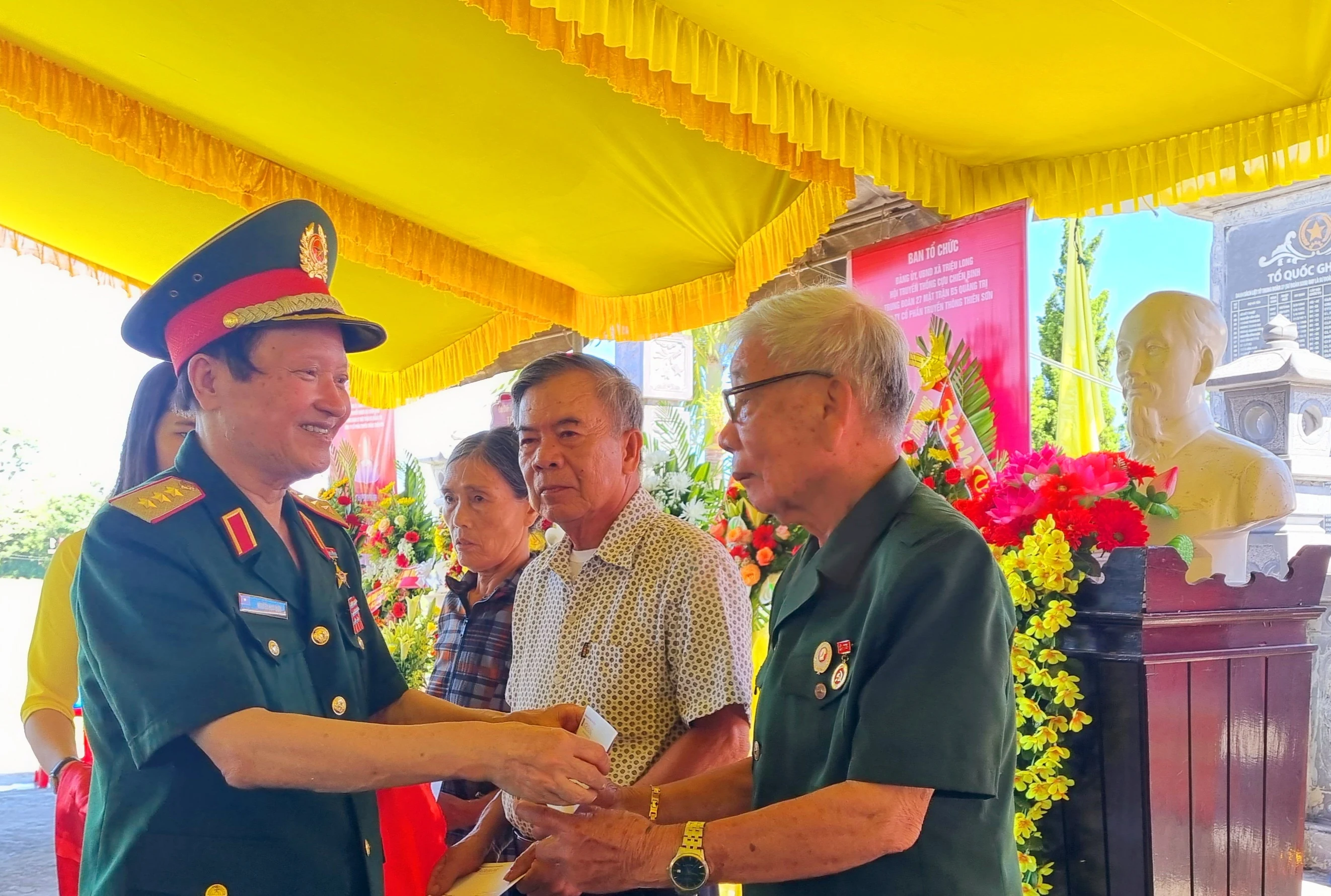 Hội truyền thống Cựu chiến binh Trung đoàn 27 Mặt trận B5 Quảng Trị tổ chức Chương trình “Ngọn nến tri ân” lần thứ 2