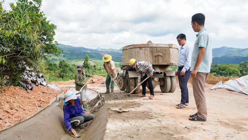 Nỗ lực hoàn thiện hạ tầng giao thông vùng núi