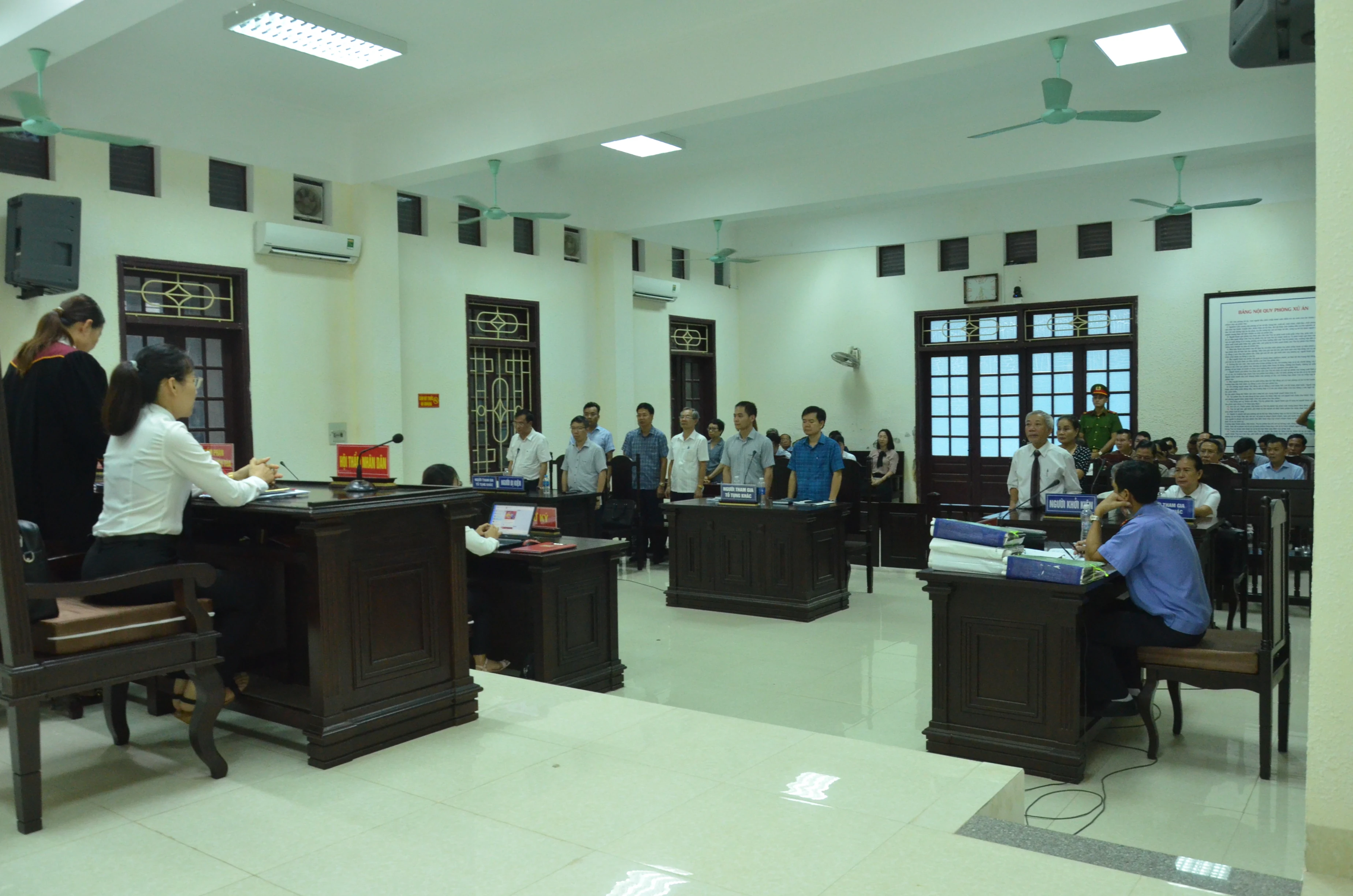 Xét xử vụ án Công ty Ngọc Hưng kiện Tổng cục trưởng Tổng cục Hải quan: Bác yêu cầu của nguyên đơn