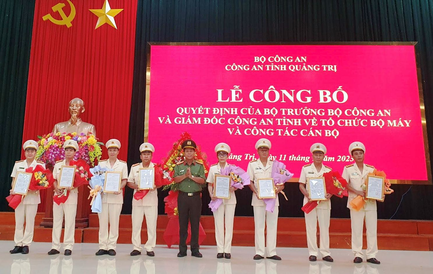 Công bố quyết định của Bộ trưởng Bộ Công an và Giám đốc Công an tỉnh về tổ chức bộ máy và công tác cán bộ