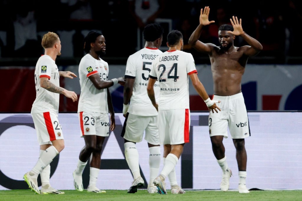 Mbappe ghi cú đúp, PSG vẫn thua sốc Nice ngay trên sân nhà