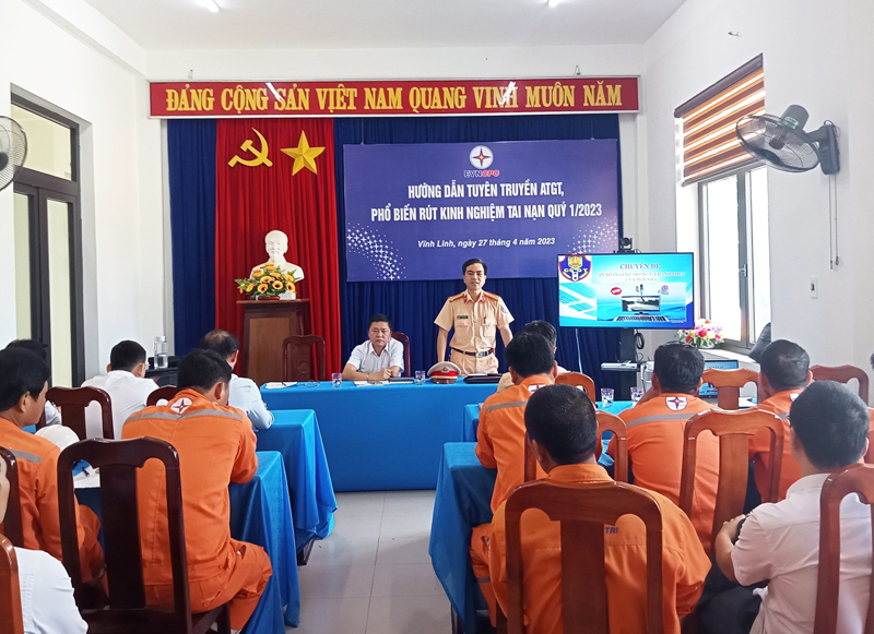 Chú trọng phổ biến pháp luật cho người lao động