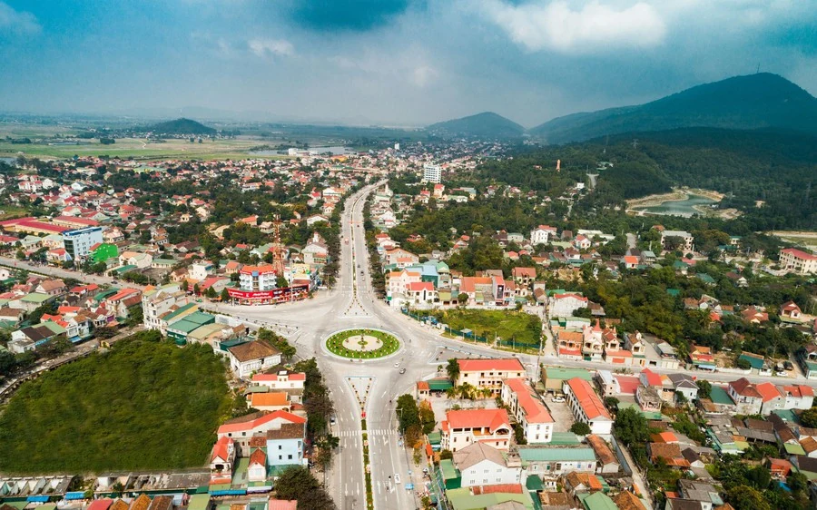 Sắp xếp đơn vị hành chính cấp huyện, cấp xã phù hợp tình hình cụ thể mỗi giai đoạn