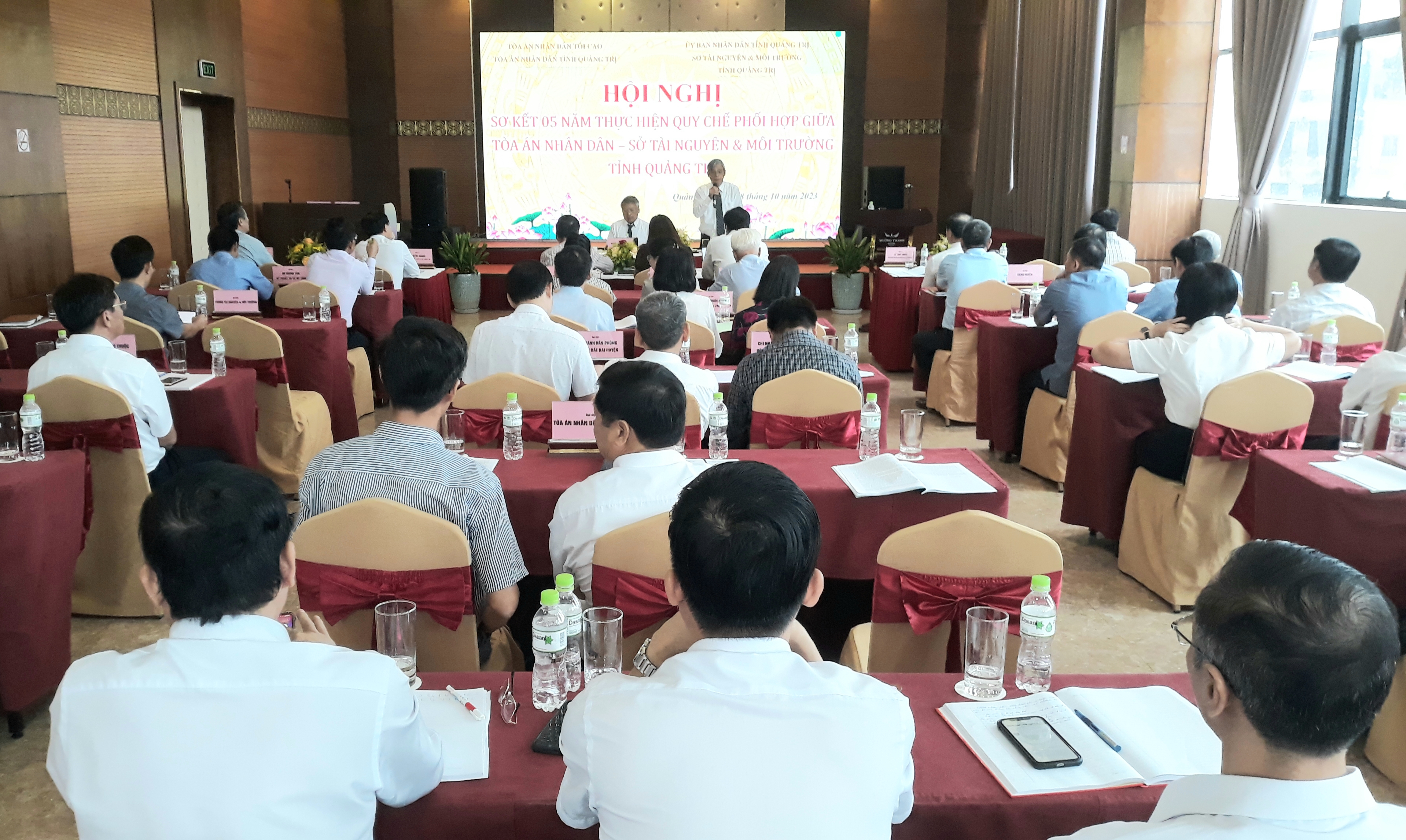 TAND hai cấp phối hợp với các v ăn phòng đăng ký quyền sử dụng đất thẩm định tại chỗ hơn 2 triệu mét vuông đất