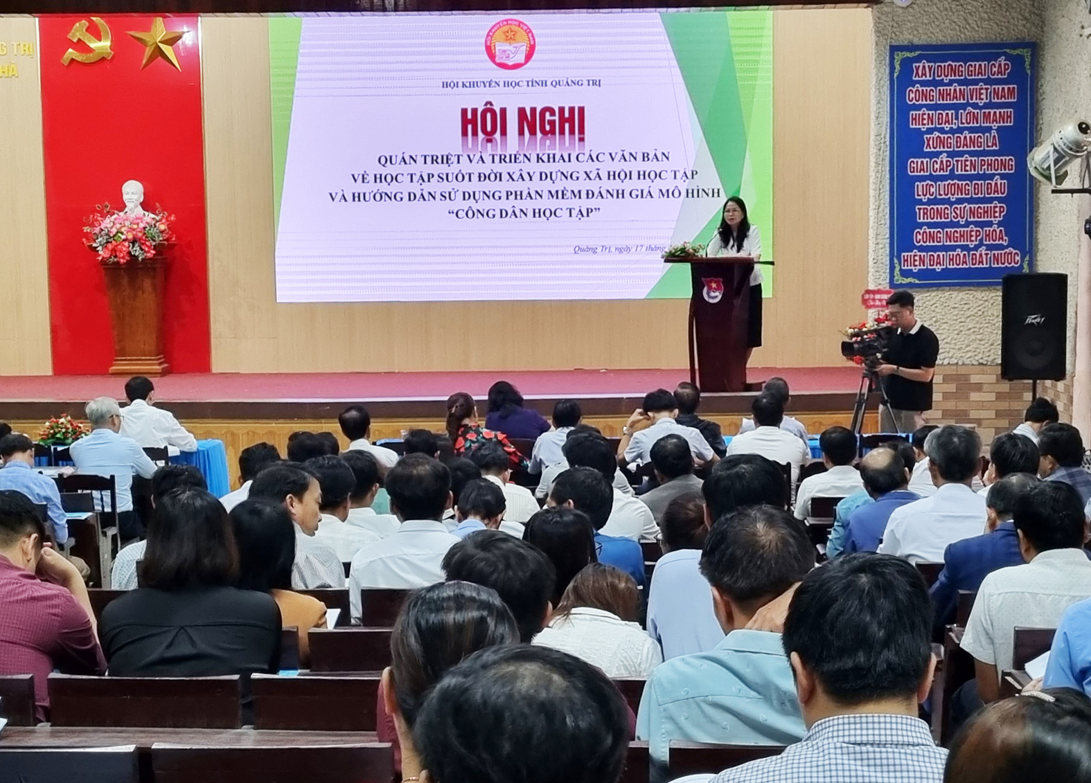 Triển khai các văn bản về học tập suốt đời, xây dựng xã hội học tập