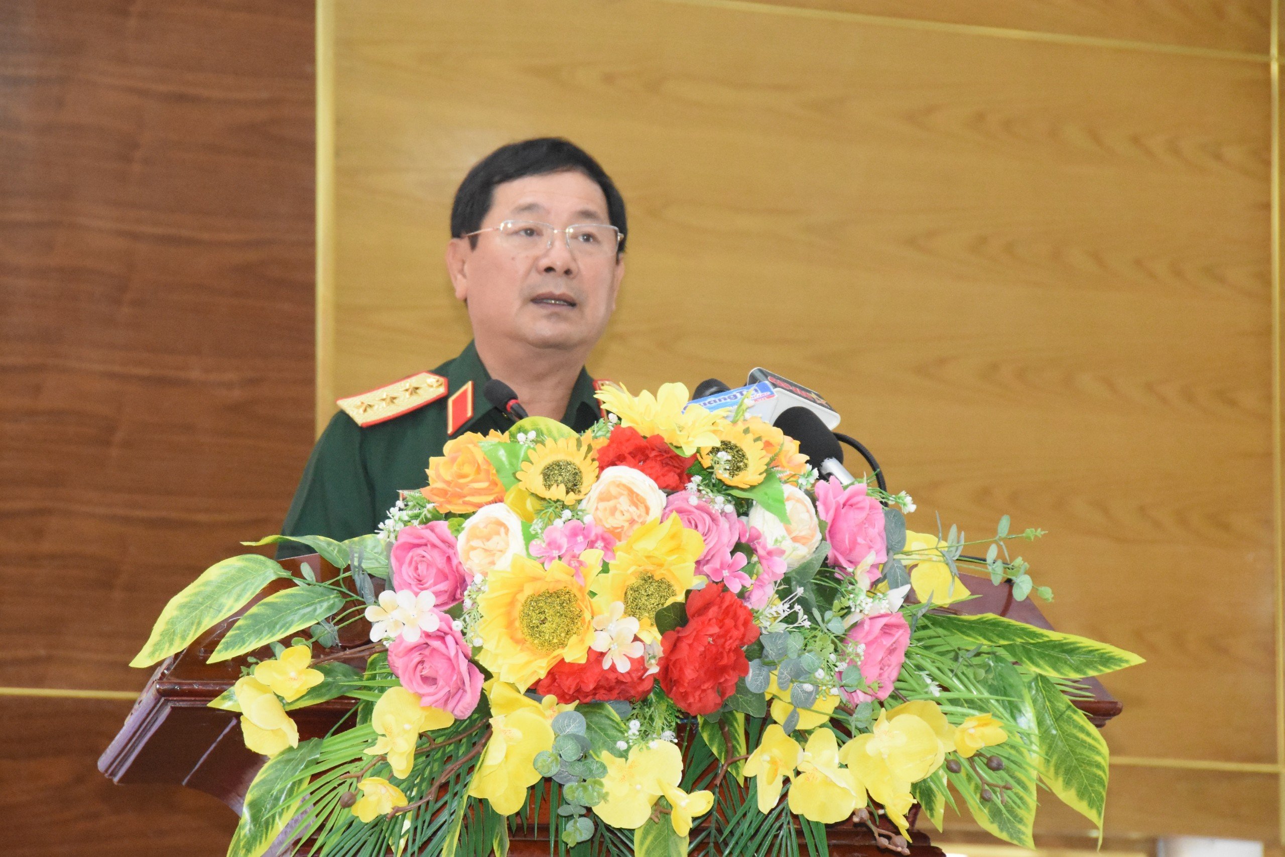 Đại tướng Đoàn Khuê luôn giữ vững phẩm chất của người chiến sĩ cách mạng, hết lòng phụng sự Tổ quốc, phục vụ Nhân dân *