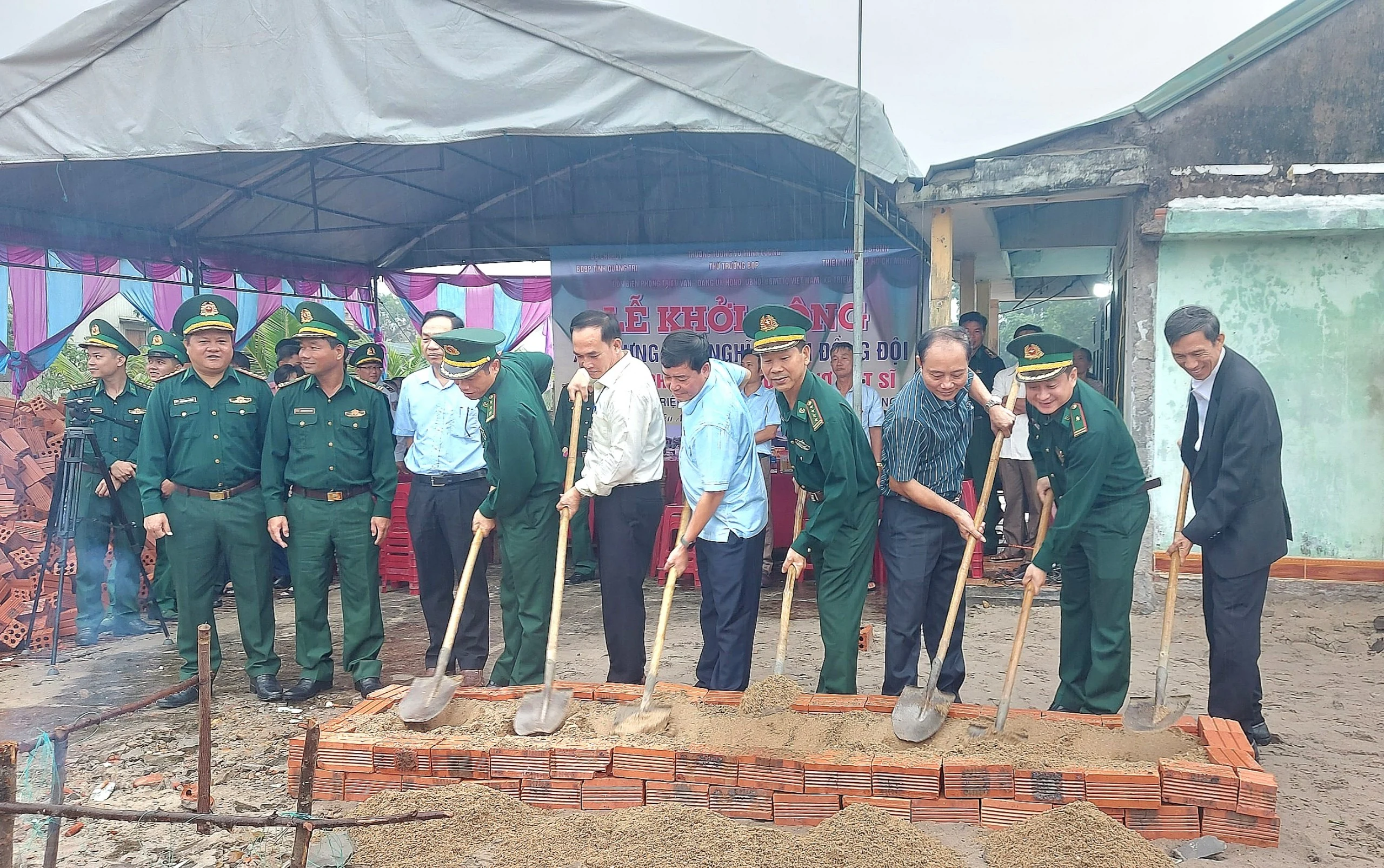 Bộ đội Biên phòng tỉnh Quảng Trị: Khởi công xây dựng “Nhà nghĩa tình đồng đội” tặng thân nhân liệt sĩ