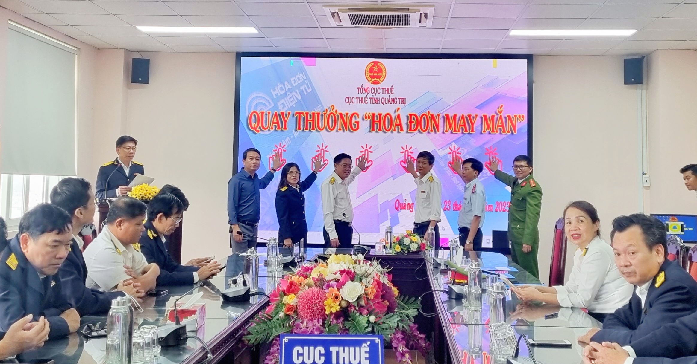 Quay thưởng “Hóa đơn may mắn” kỳ VI, quý III năm 2023