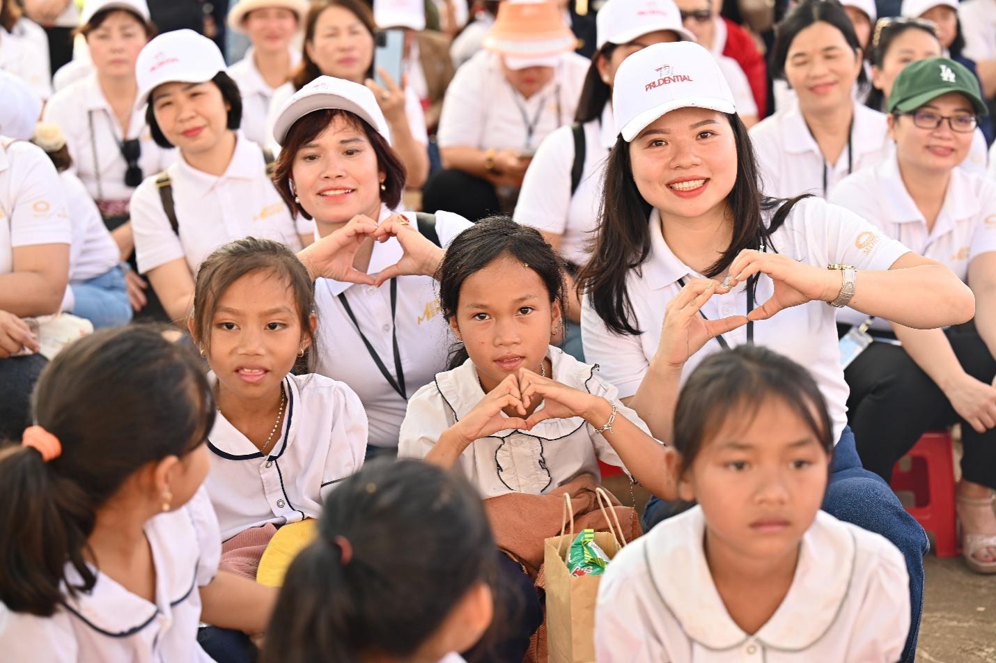 Cùng nhìn lại hành trình nối dài yêu thương của Prudential Việt Nam