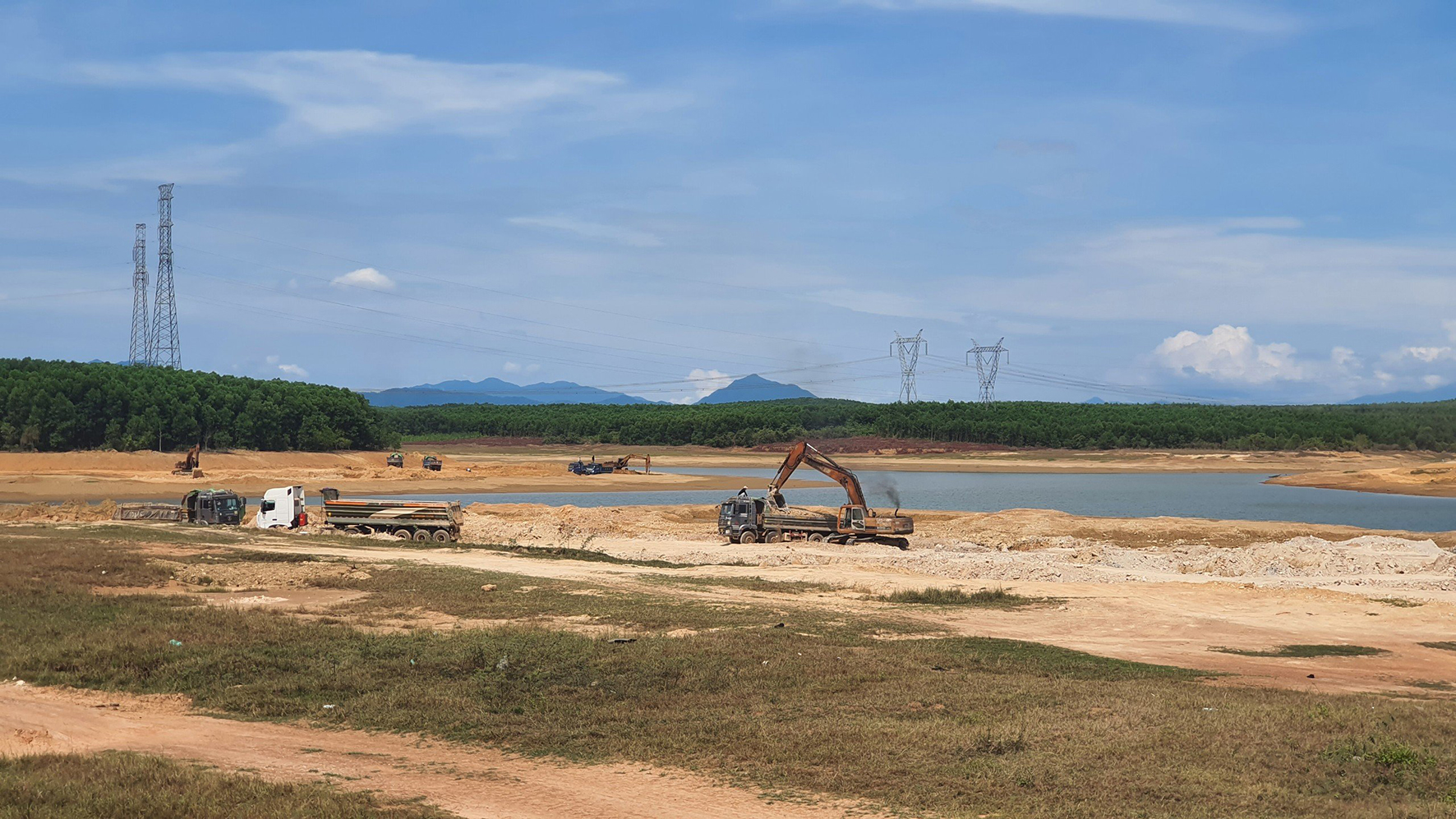 Tập trung thực hiện các giải pháp quản lý khoáng sản làm vật liệu xây dựng thông thường, vật liệu san lấp