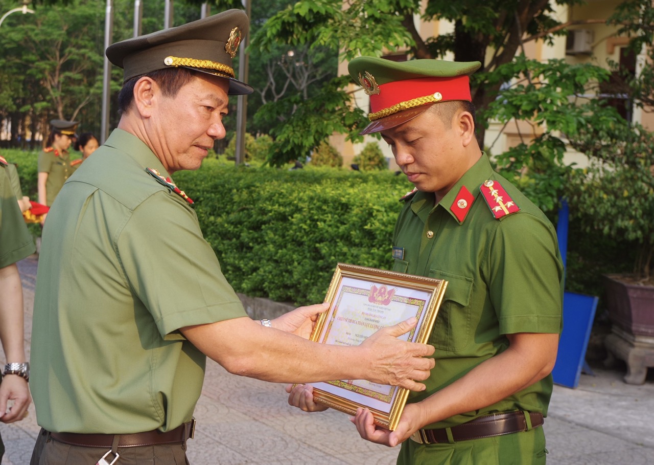 Trinh sát trẻ “có duyên” phá án về ma túy