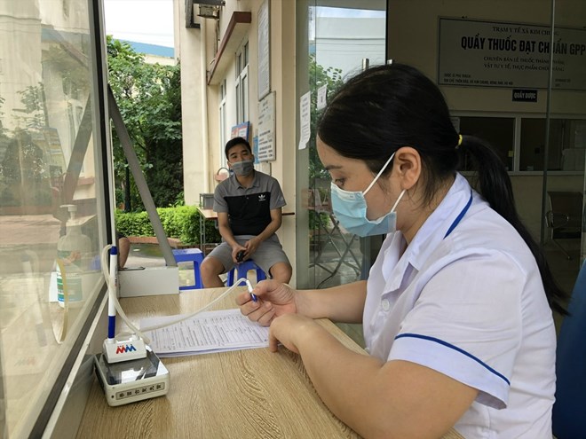 Cần có chính sách phù hợp cho nhân viên y tế thôn bản, khu phố và cô đỡ thôn bản