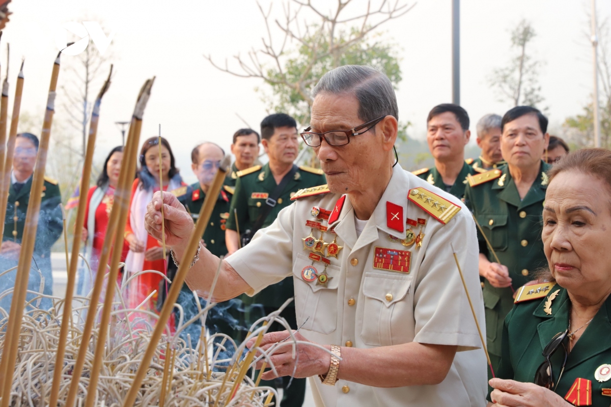 Xúc cảm tháng Ba nơi Điện Biên Phủ