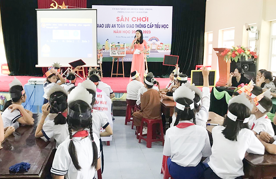 Giải pháp giúp học sinh tham gia giao thông văn minh, an toàn