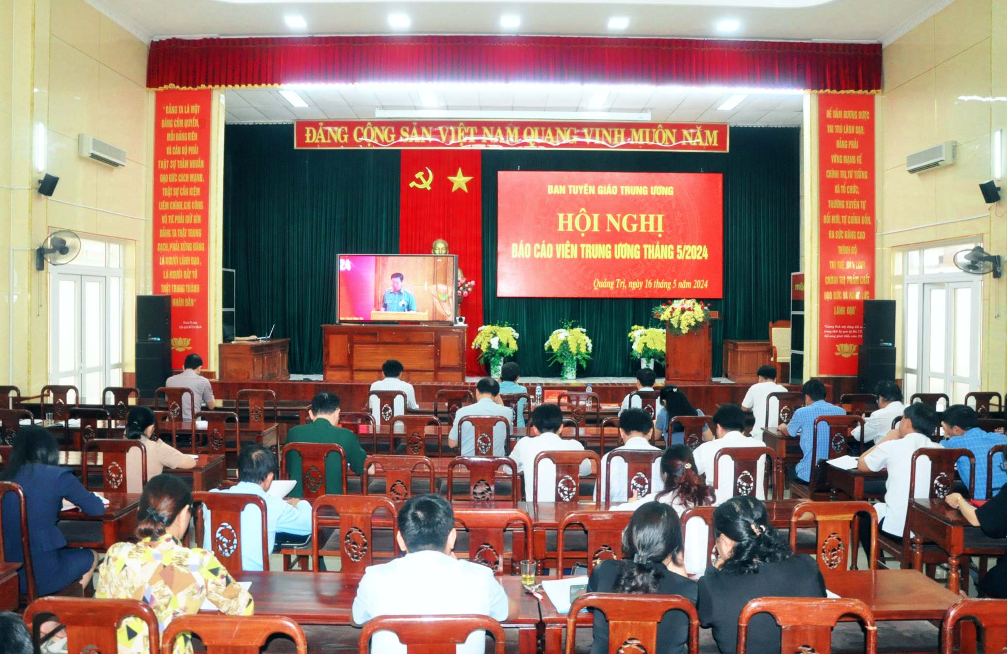 Hội nghị báo cáo viên trung ương tháng 5/2024