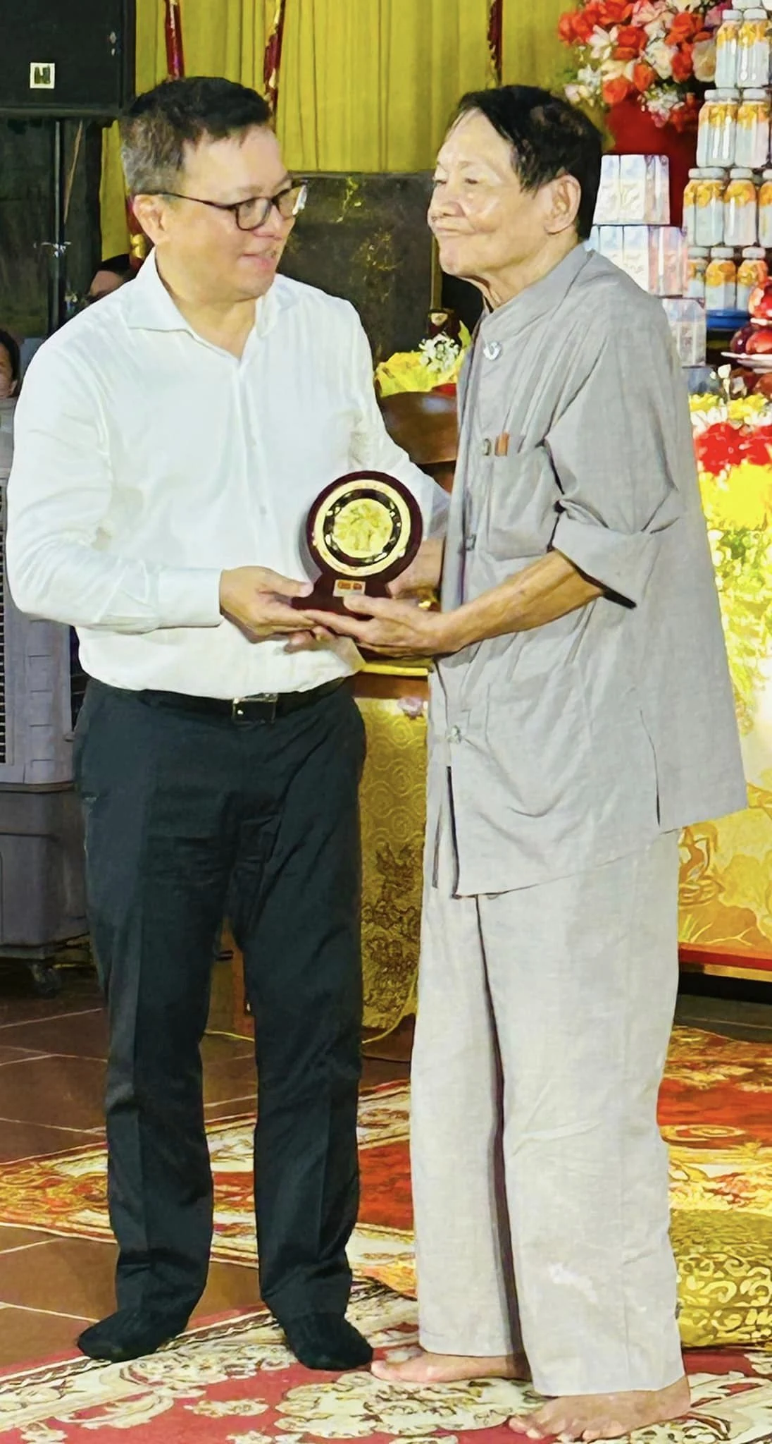 Hội Nhà báo Việt Nam “Thắp sáng ngọn lửa tri ân”: Tổ chức lễ cầu siêu, tri ân 512 liệt sĩ nhà báo