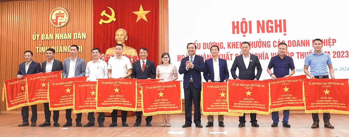 Thi đua khen thưởng tạo động lực thúc đẩy kinh tế - xã hội phát triển