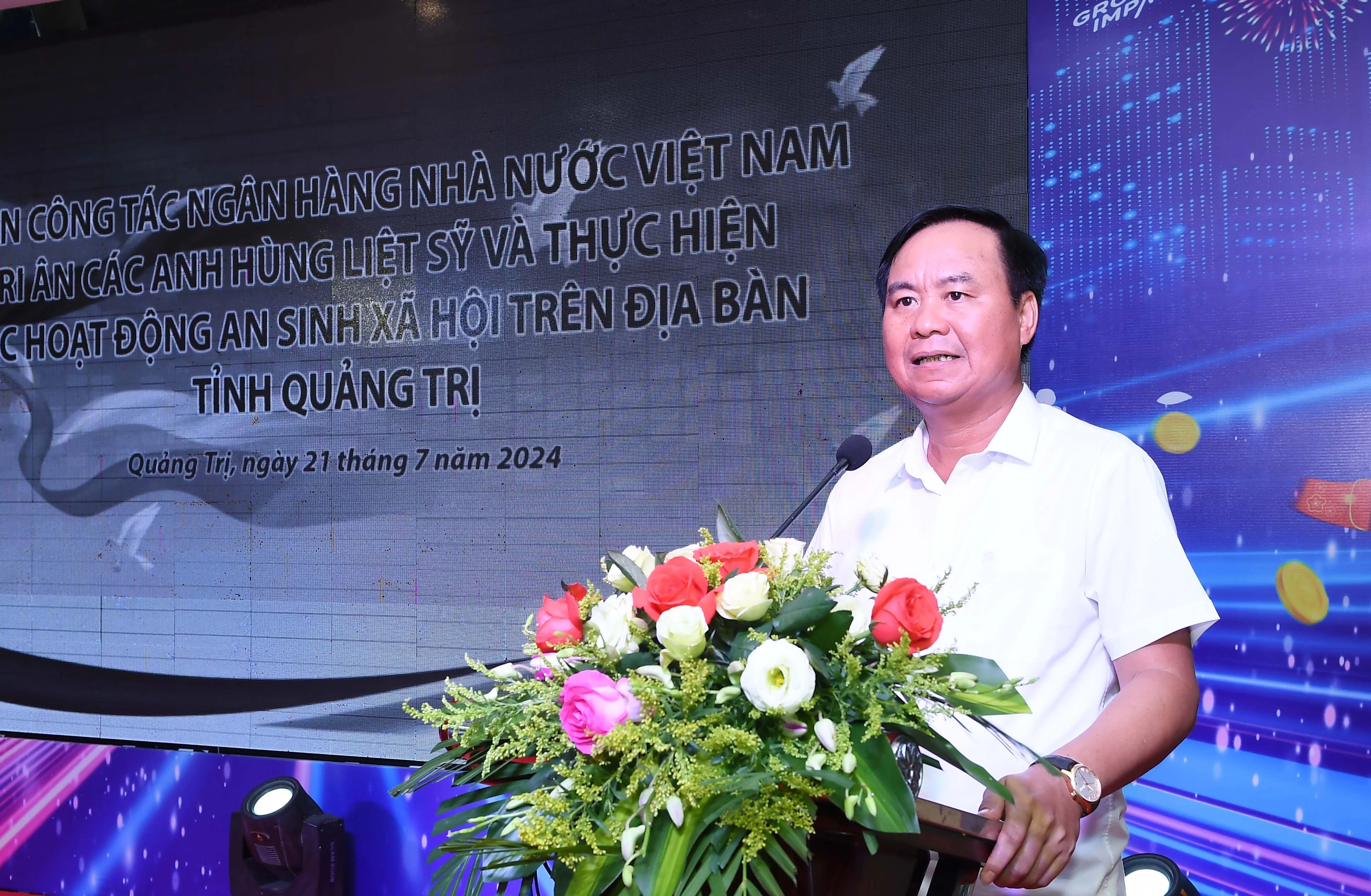 Ngân hàng Nhà nước Việt Nam trao tặng 8 tỉ đồng xây dựng nhà ở cho người nghèo tỉnh Quảng Trị