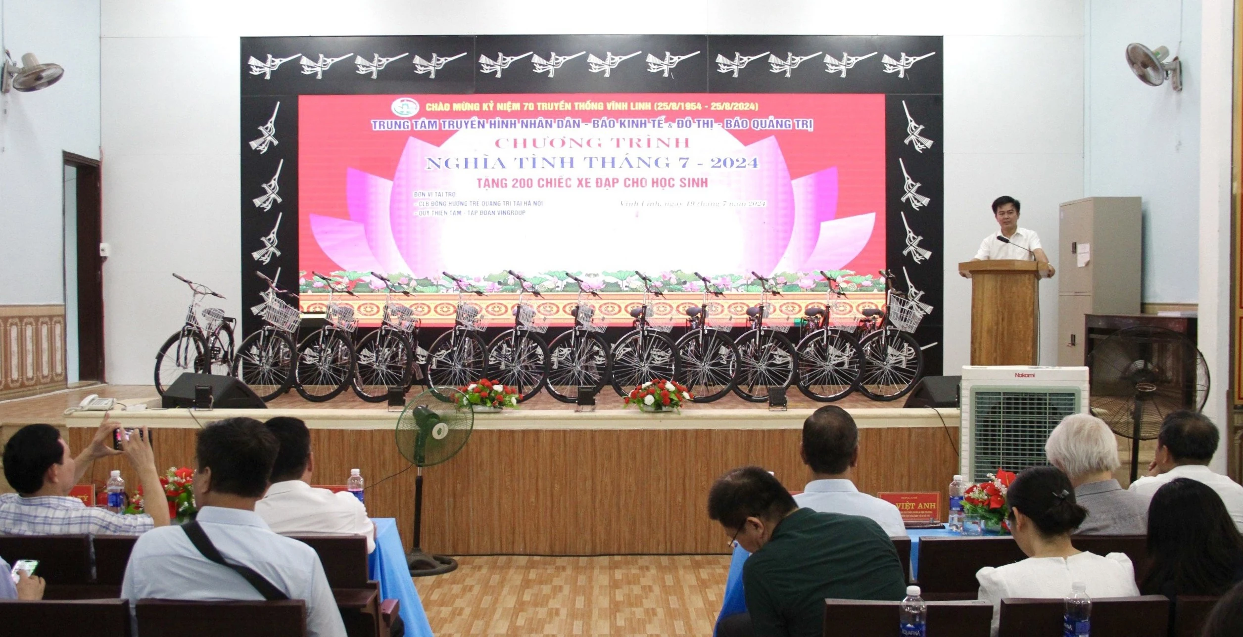 Chương trình “Nghĩa tình tháng 7” - năm 2024: Trao tặng 200 chiếc xe đạp cho học sinh huyện Vĩnh Linh
