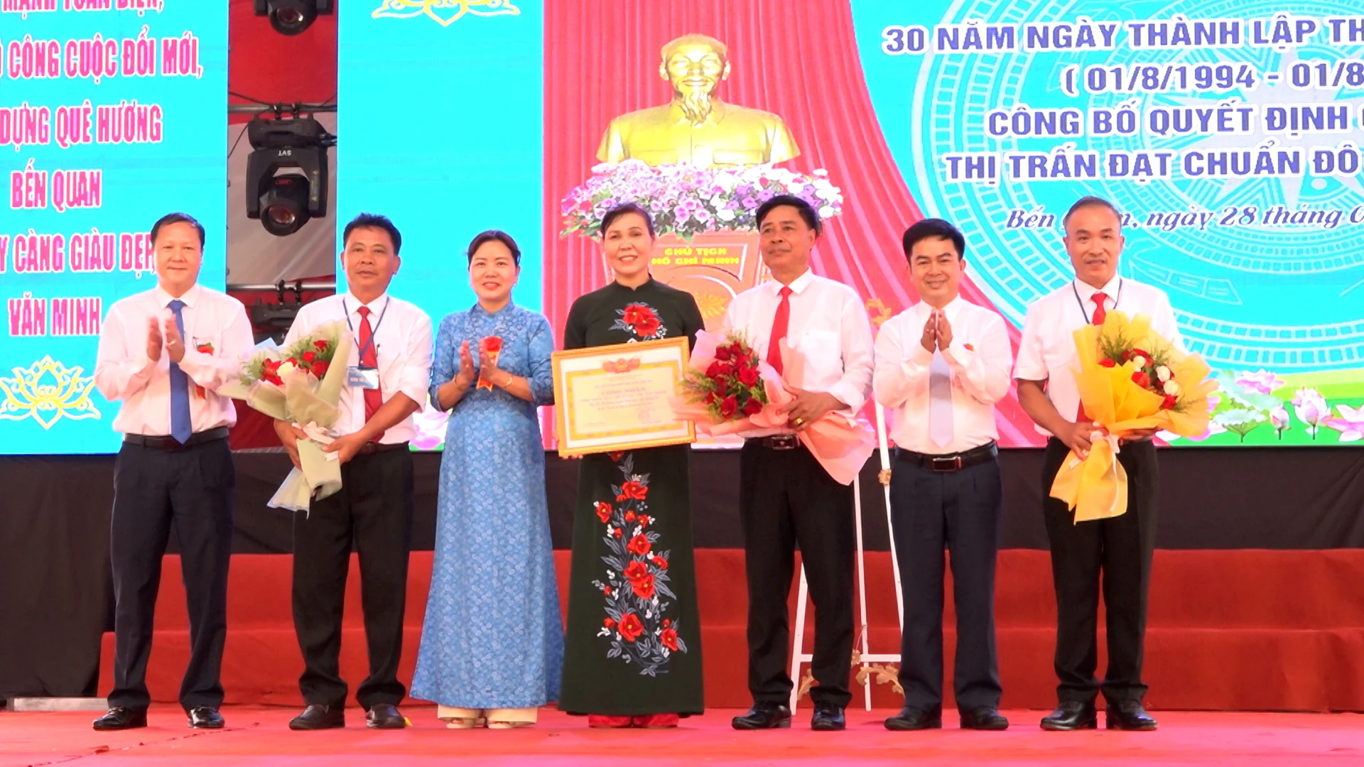 Kỷ niệm 30 năm ngày thành lập thị trấn Bến Quan 