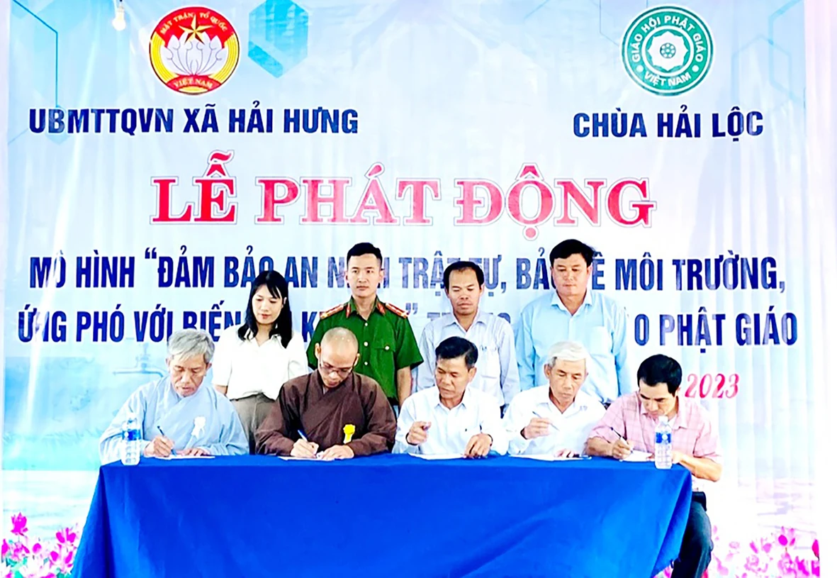 Đồng bào tôn giáo ở Hải Lăng tích cực tham gia các phong trào thi đua yêu nước