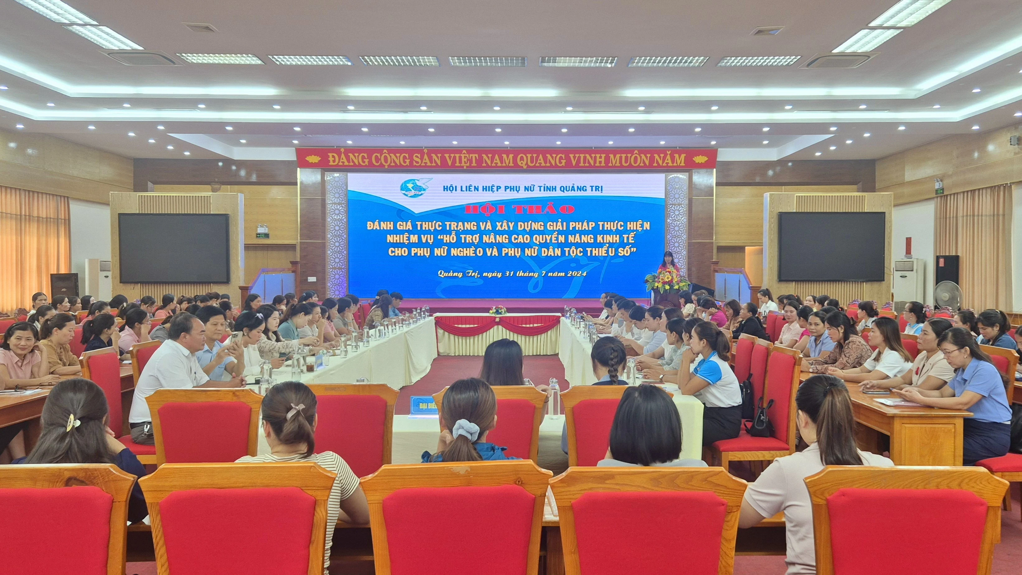 Hội thảo Hỗ trợ nâng cao quyền năng kinh tế cho phụ nữ nghèo và phụ nữ dân tộc thiểu số