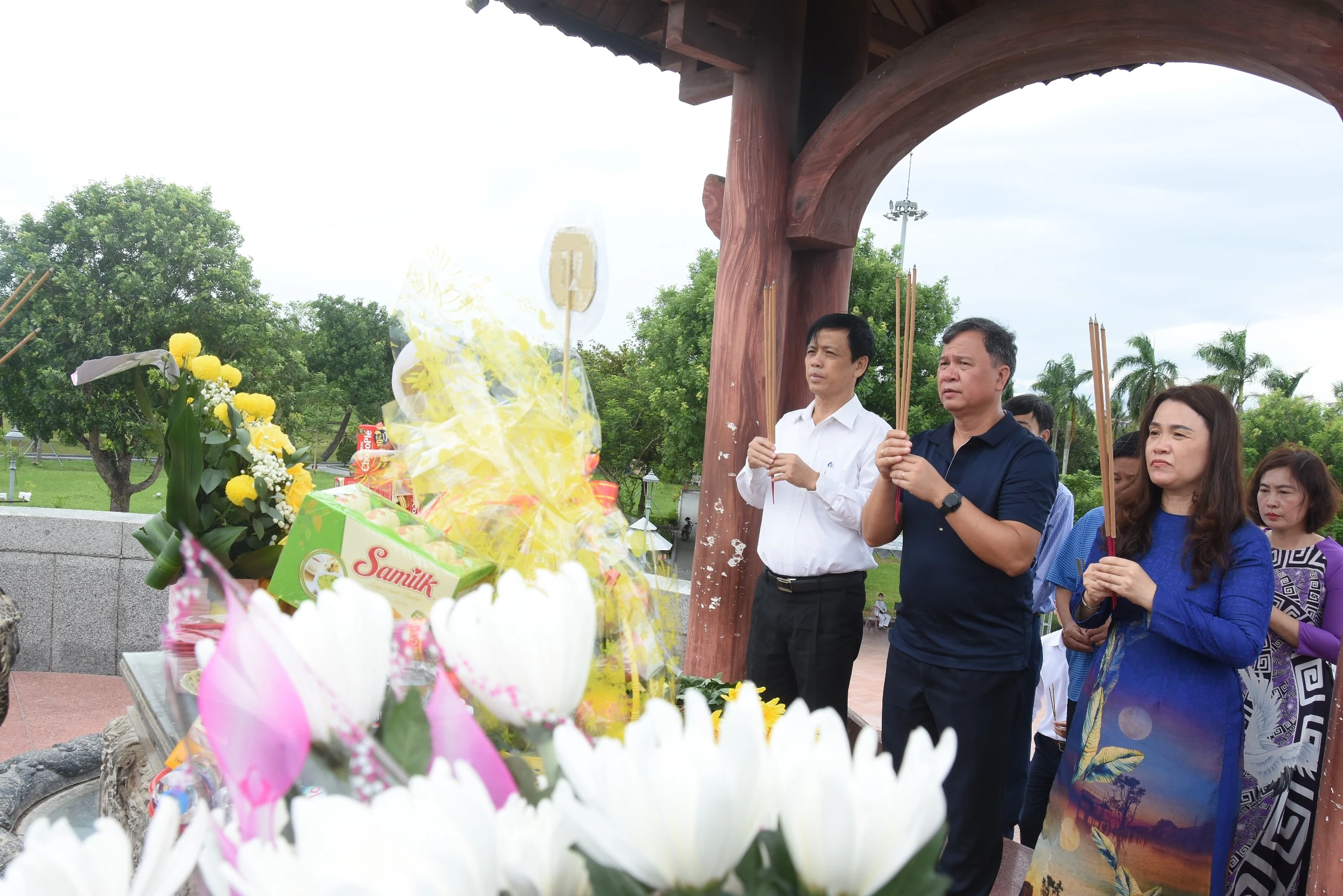 Đoàn công tác Ủy ban Kiểm tra Trung ương tri ân các anh hùng liệt sĩ tại Quảng Trị