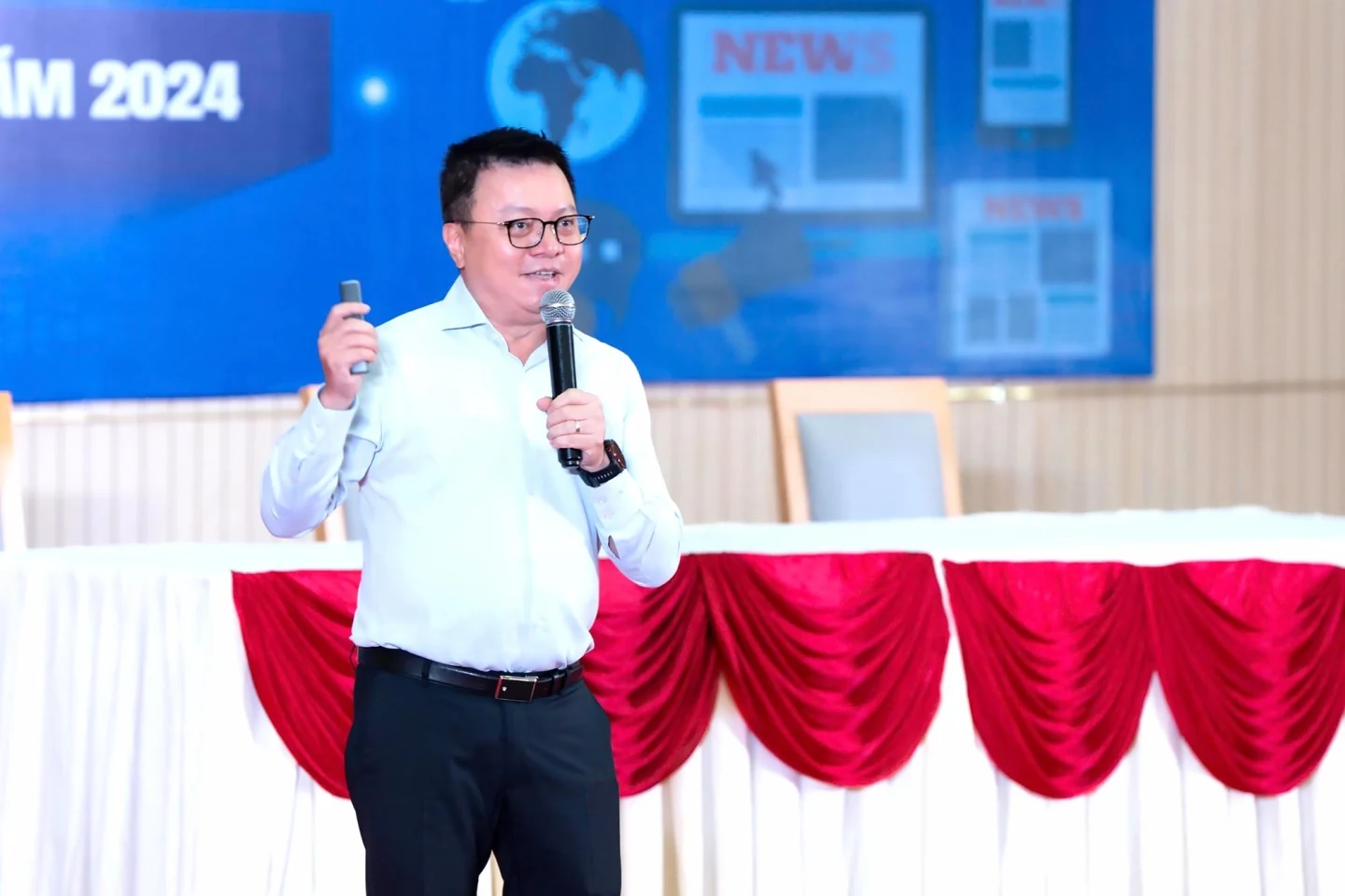 Các cơ quan báo Đảng phải luôn giữ vững lập trường của báo chí cách mạng