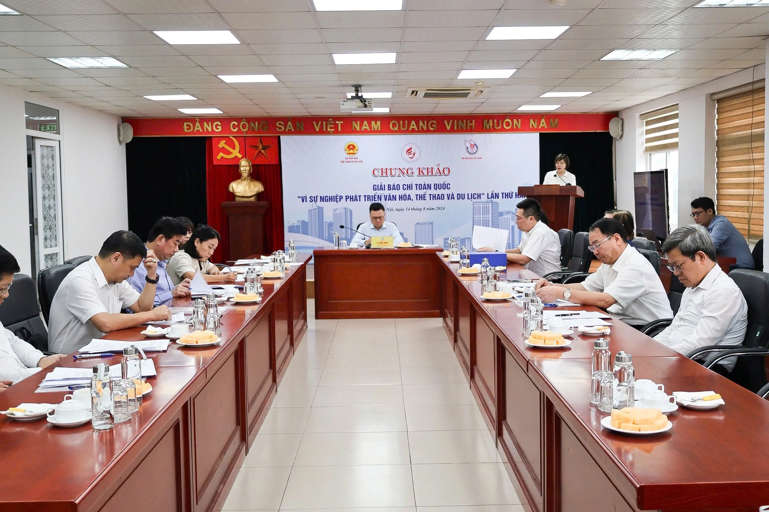 Chung khảo Giải báo chí toàn quốc “Vì sự nghiệp phát triển văn hóa, thể thao và du lịch” lần thứ Hai