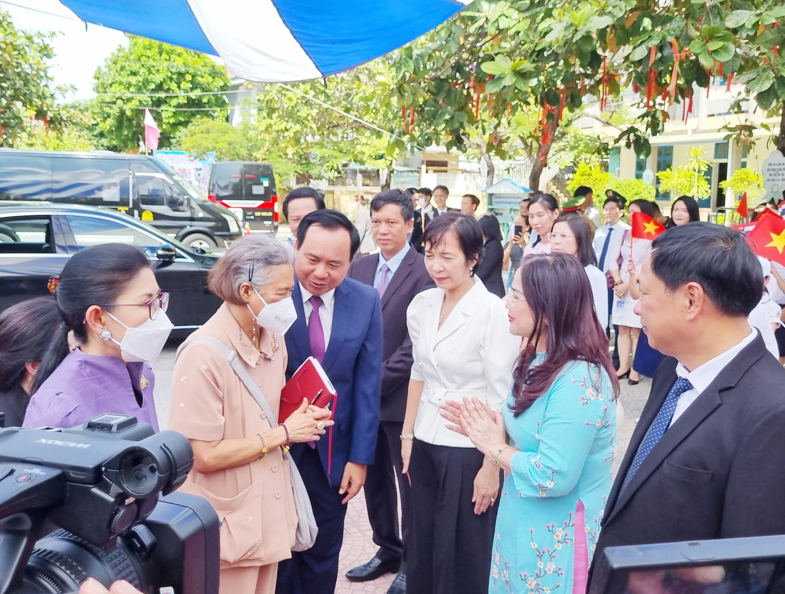 Thailand Princess visits primary school in Quang Tri