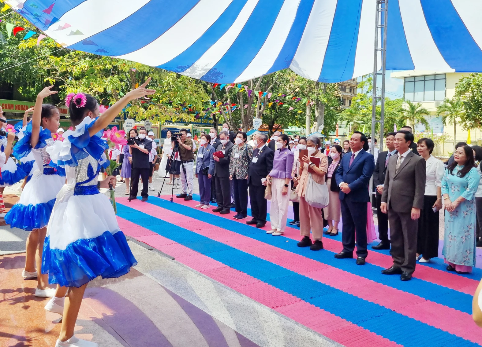 Thailand Princess visits primary school in Quang Tri