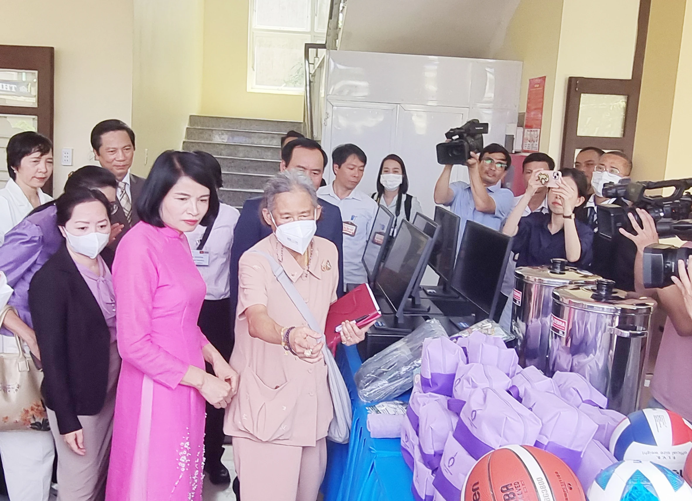 Thailand Princess visits primary school in Quang Tri