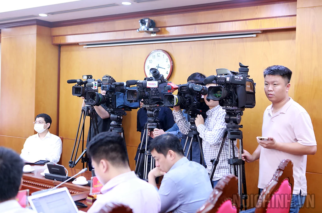 Phát huy vai trò của báo chí, truyền thông trong đấu tranh phòng, chống tham nhũng