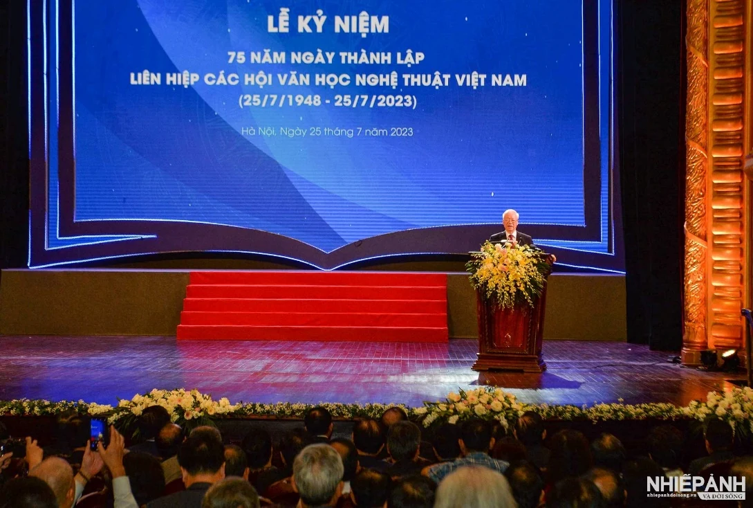 Tổng Bí thư Nguyễn Phú Trọng dành sự quan tâm sâu sắc đối với văn học nghệ thuật và tình cảm đặc biệt đối với văn nghệ sĩ