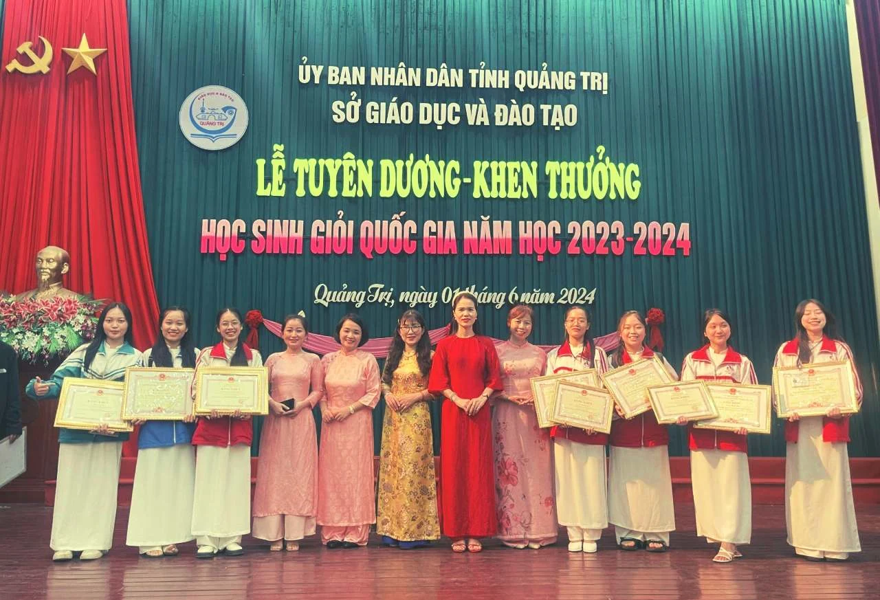 Hơi thở cuộc sống cần thấm đẫm trong mỗi trang văn