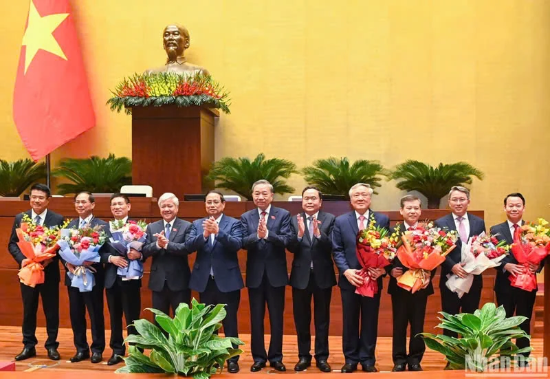 Phê chuẩn bổ nhiệm các phó thủ tướng, bộ trưởng và bầu chánh án TAND tối cao, viện trưởng VKSND tối cao