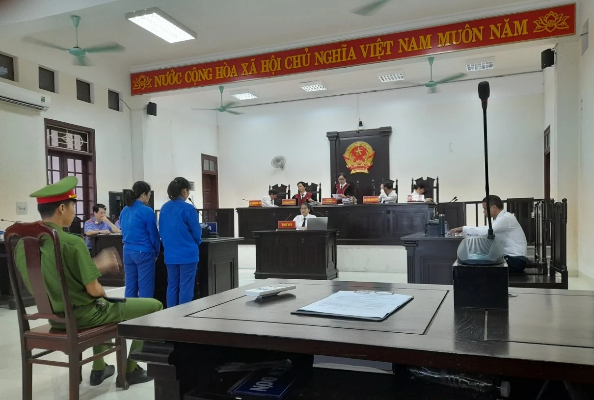 Tuyên phạt 19 năm tù thủ quỹ làm giả con dấu của kho bạc nhà nước để tham ô tài sản
