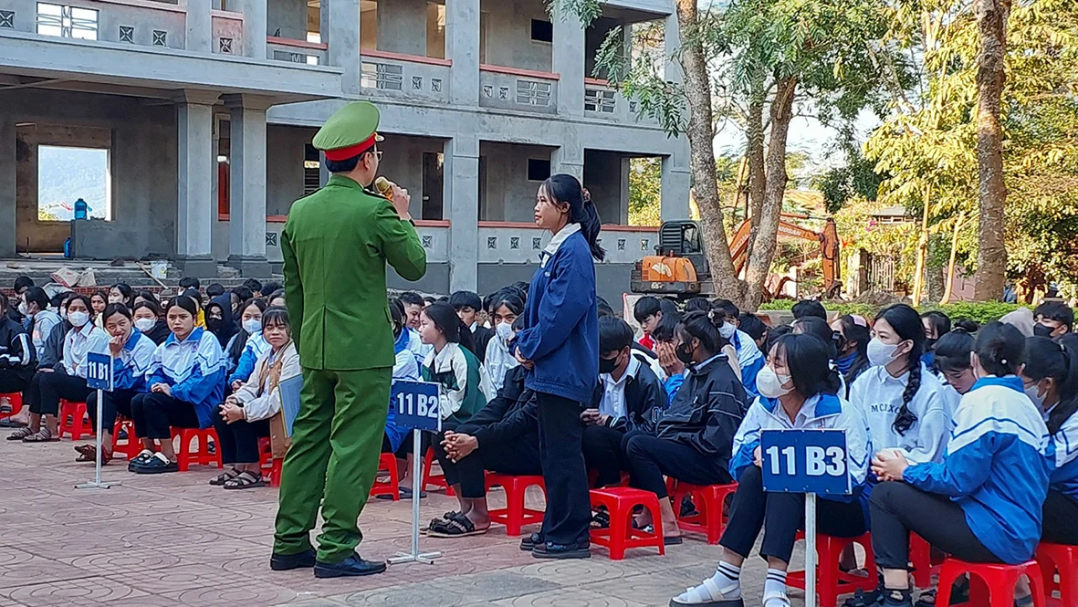 Trường THPT Hướng Phùng thi đua dạy tốt - học tốt