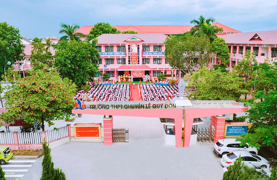 Tự hào là nơi góp phần đào tạo nguồn nhân lực chất lượng cao cho quê hương, đất nước