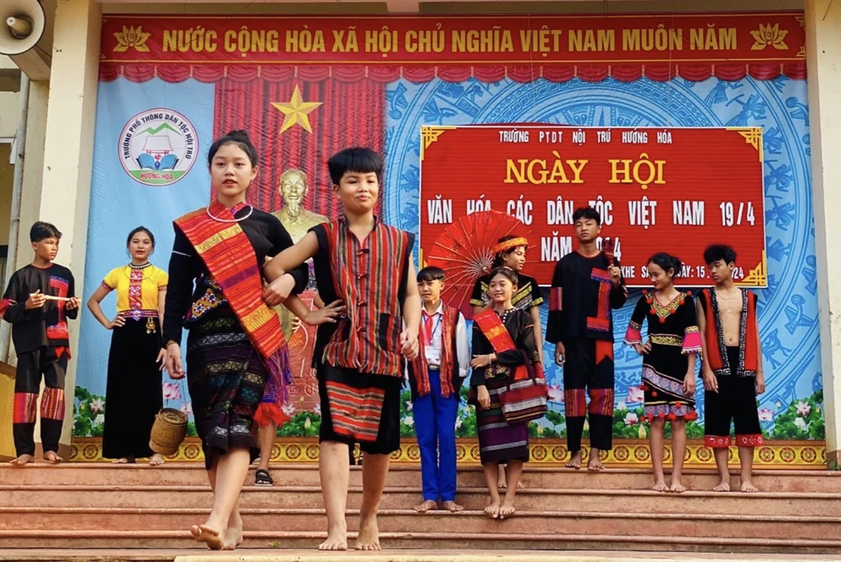Chăm lo “nền tảng tinh thần” cho đồng bào giữa đại ngàn Trường Sơn. Bài 4: Giữ lửa “món ăn” tinh thần