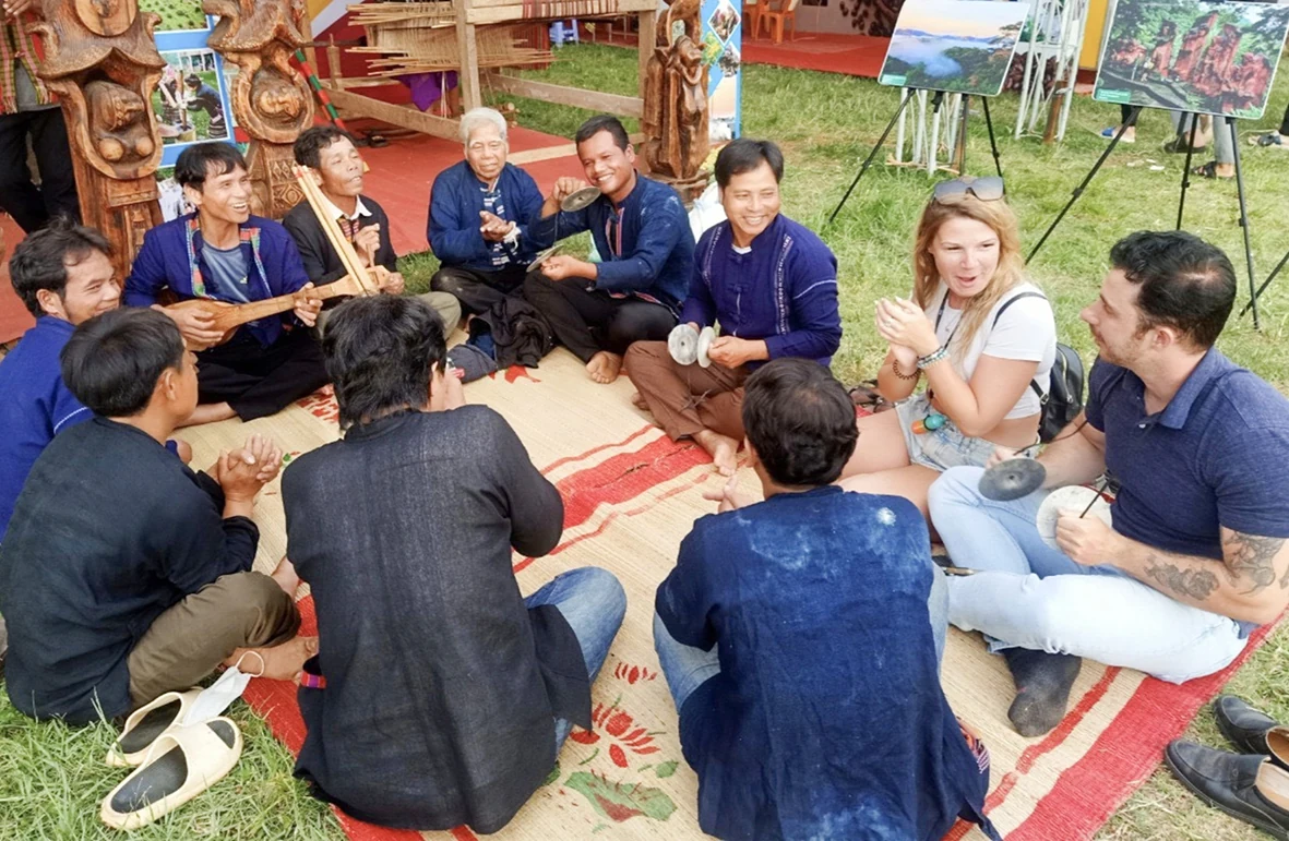 Chăm lo “nền tảng tinh thần” cho đồng bào giữa đại ngàn Trường Sơn. Bài 5: Tạo sức sống cho giá trị văn hóa truyền thống